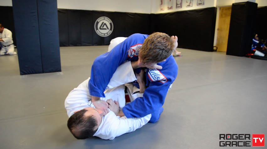 SNEAKY COLLAR CHOKE WITH ROGER GRACIE