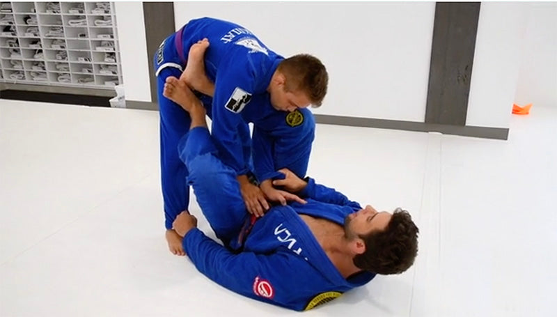 KNEEBAR FROM LASSO GUARD WITH BUCHECHA