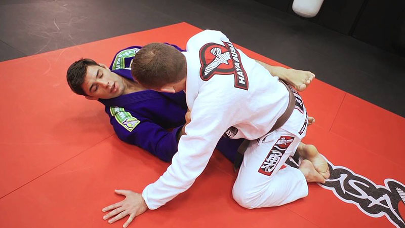 MARCUS BUCHECHA HALF GUARD SWEEP