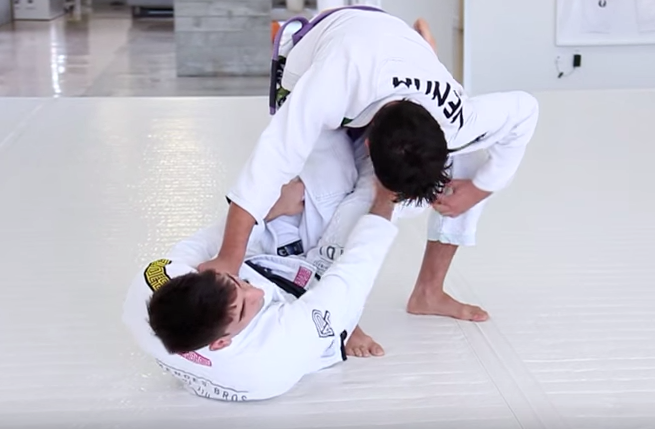 GUI MENDES: DE LA RIVA & X-GUARD LAPEL VARIATIONS